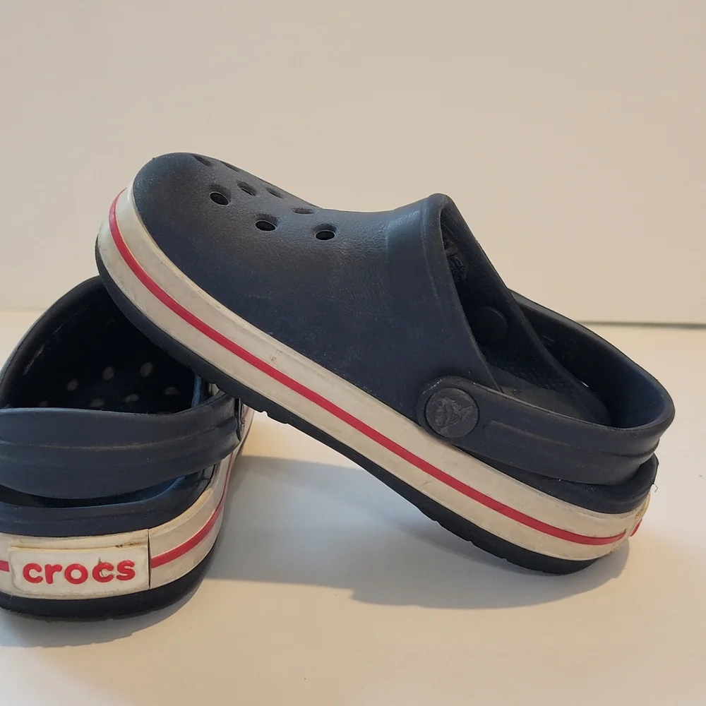 Crocs kids 6 Red white blue crocs kids slides shoes water shoes size 6 C6
